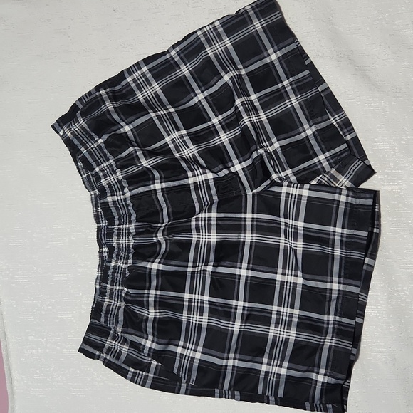 OCEAN PACIFIC XL Black and White Plaid Shorts - Picture 1 of 4
